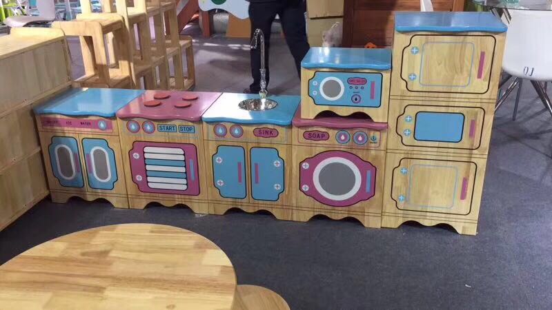 幼儿园组合实木收纳柜
