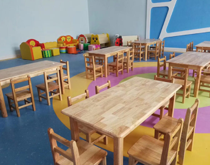 幼儿园实木桌椅厂家